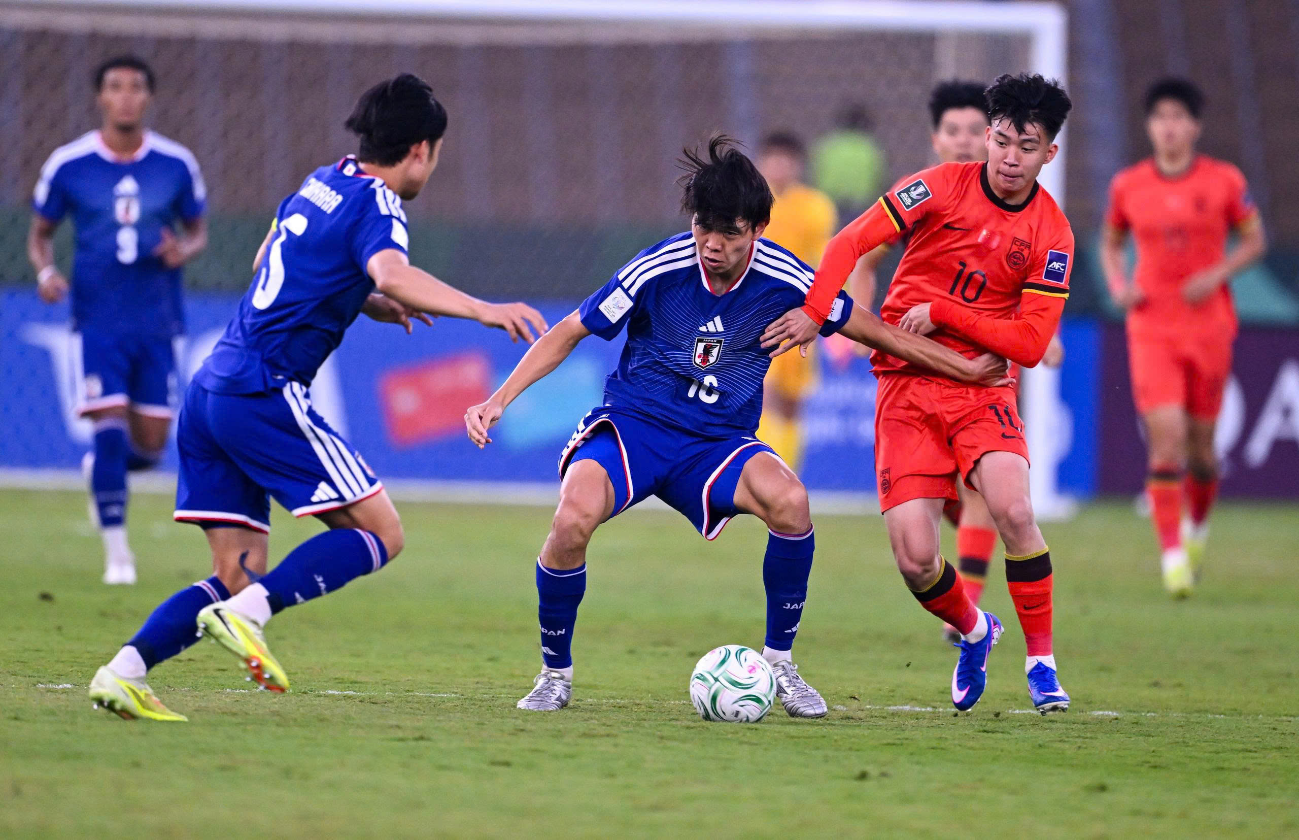 Truyền thông Trung Quốc: ‘Chúng ta thua đậm U.23 Nhật Bản vì quá tải, hình ảnh Li Hao thật đau lòng’- Ảnh 1. Truyền thông Trung Quốc: ‘Chúng ta thua đậm U.23 Nhật Bản vì quá tải, hình ảnh Li Hao thật đau lòng’- Ảnh 1.