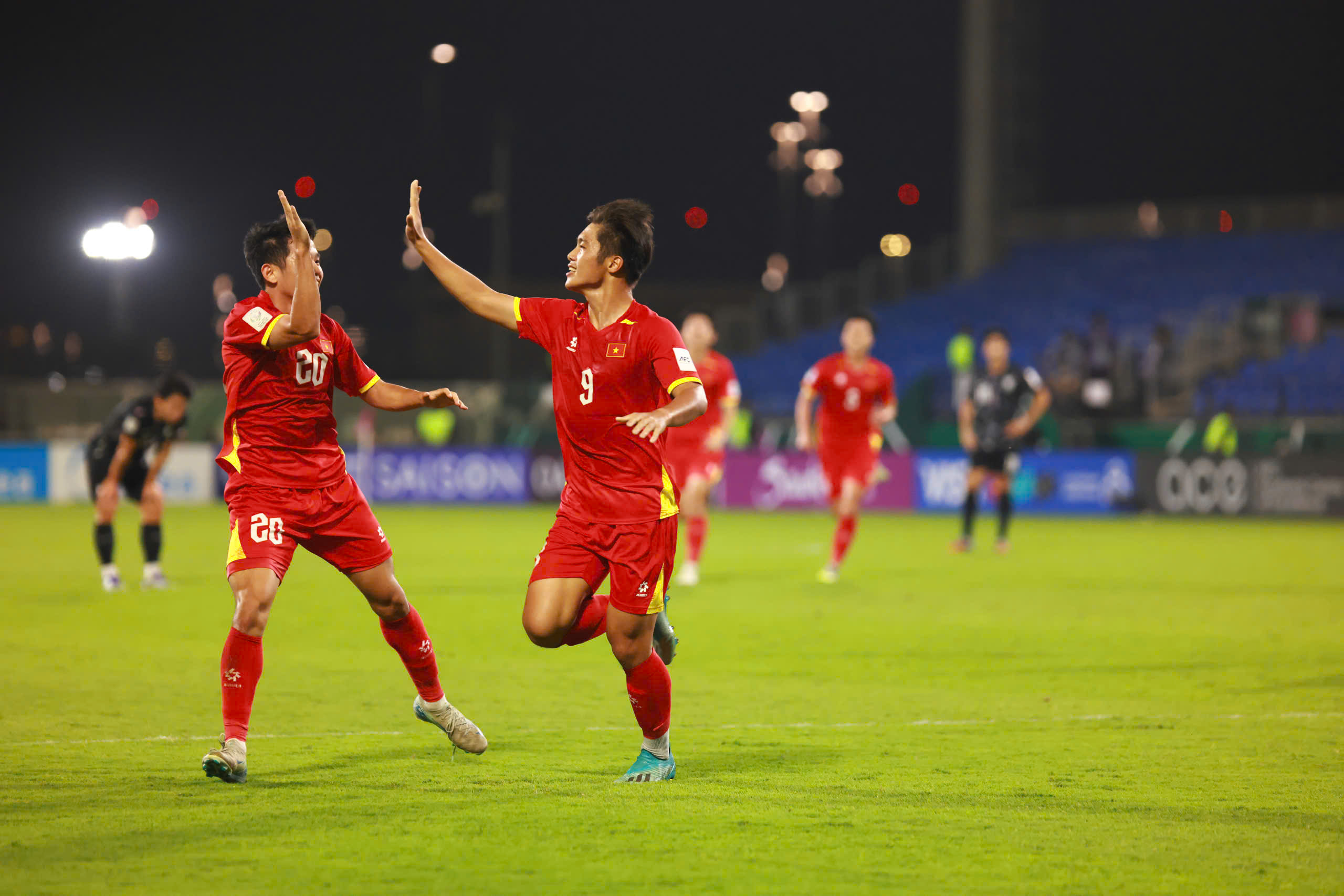 Báo chí Trung Quốc: ‘U.23 Việt Nam thắng khó tin, HLV Kim Sang-sik là khác biệt lớn’- Ảnh 1.