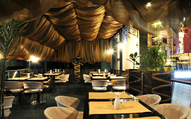 Kiểm tra an toàn thực phẩm 121 trung tâm hội nghị, nhà hàng tiệc cưới ở TPHCM: 1 cơ sở bị phạt - Ảnh 1.