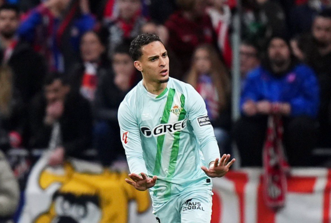 Antony mừng bàn trong trận Betis thắng Atletico 1-0 ở vòng 23 La Liga trên sân Metropolitano, Madrid, Tây Ban Nha ngày 8/2. Ảnh: Goal