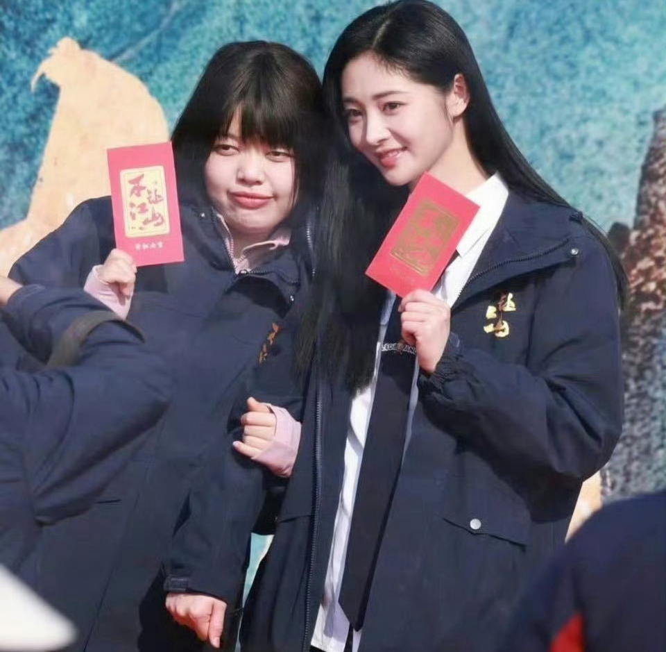 1 nữ diễn viên có khả năng bị đuổi khỏi đoàn phim, lý do khiến netizen tức tối 