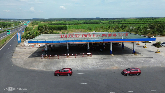 Cửa hàng xăng dầu tại trạm dừng nghỉ Km 41+100 trên cao tốc Long Thành - Dầu Giây đóng cửa, ngày 4/2. Ảnh: Phước Tuấn