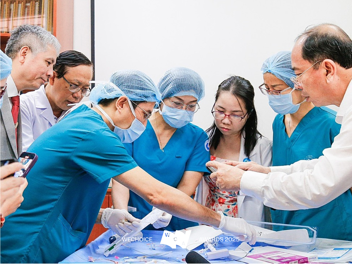 Hai bệnh viện, một ê-kíp bác sĩ, và hành trình đi cứu những trái tim nhỏ bằng quả dâu tây ở trong bụng mẹ- Ảnh 24.