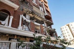 Nổ khí gas ở TP cảng chiến lược bên bờ eo biển Hormuz, vệ binh Iran cảnh báo tin giả