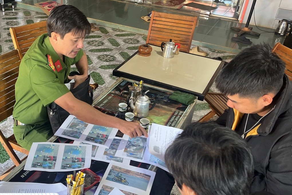 Công an gõ cửa từng nhà truy tìm manh mối vụ cướp ngân hàng ở Gia Lai - 2