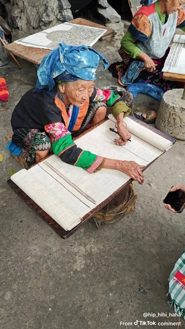 Bà cụ ở Hà Giang hút "triệu view" với chỉ một từ tiếng Anh, ai xem cũng ấm lòng - 2