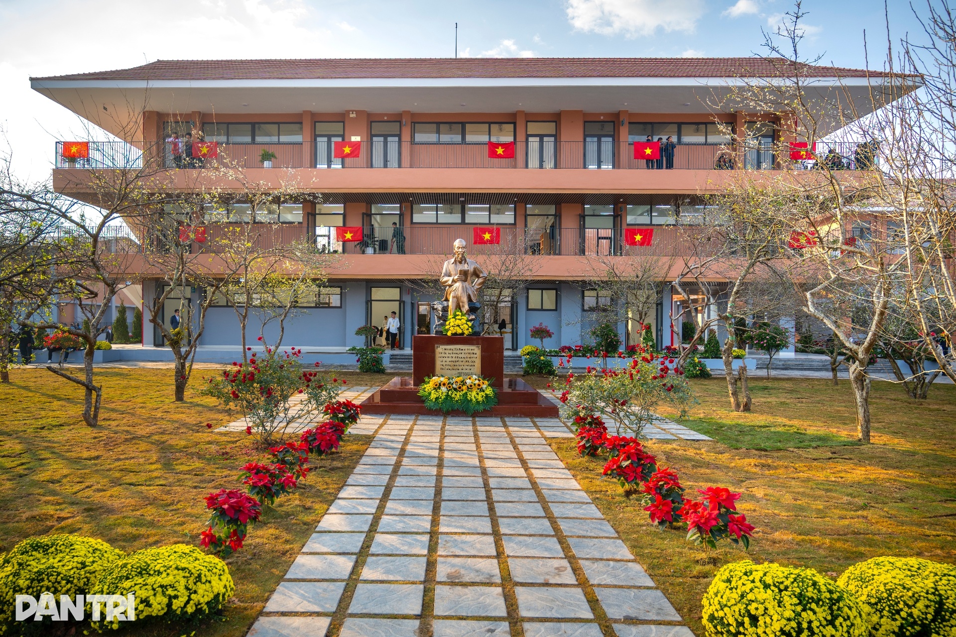 Ngắm kiến trúc ngôi trường “5 sao” hiện đại bậc nhất vùng biên ở Việt Nam - 6
