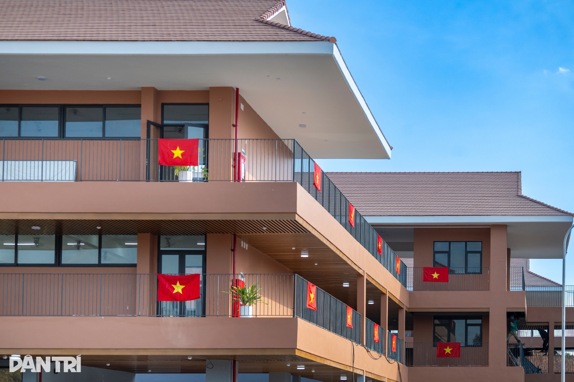 Ngắm kiến trúc ngôi trường “5 sao” hiện đại bậc nhất vùng biên ở Việt Nam - 8