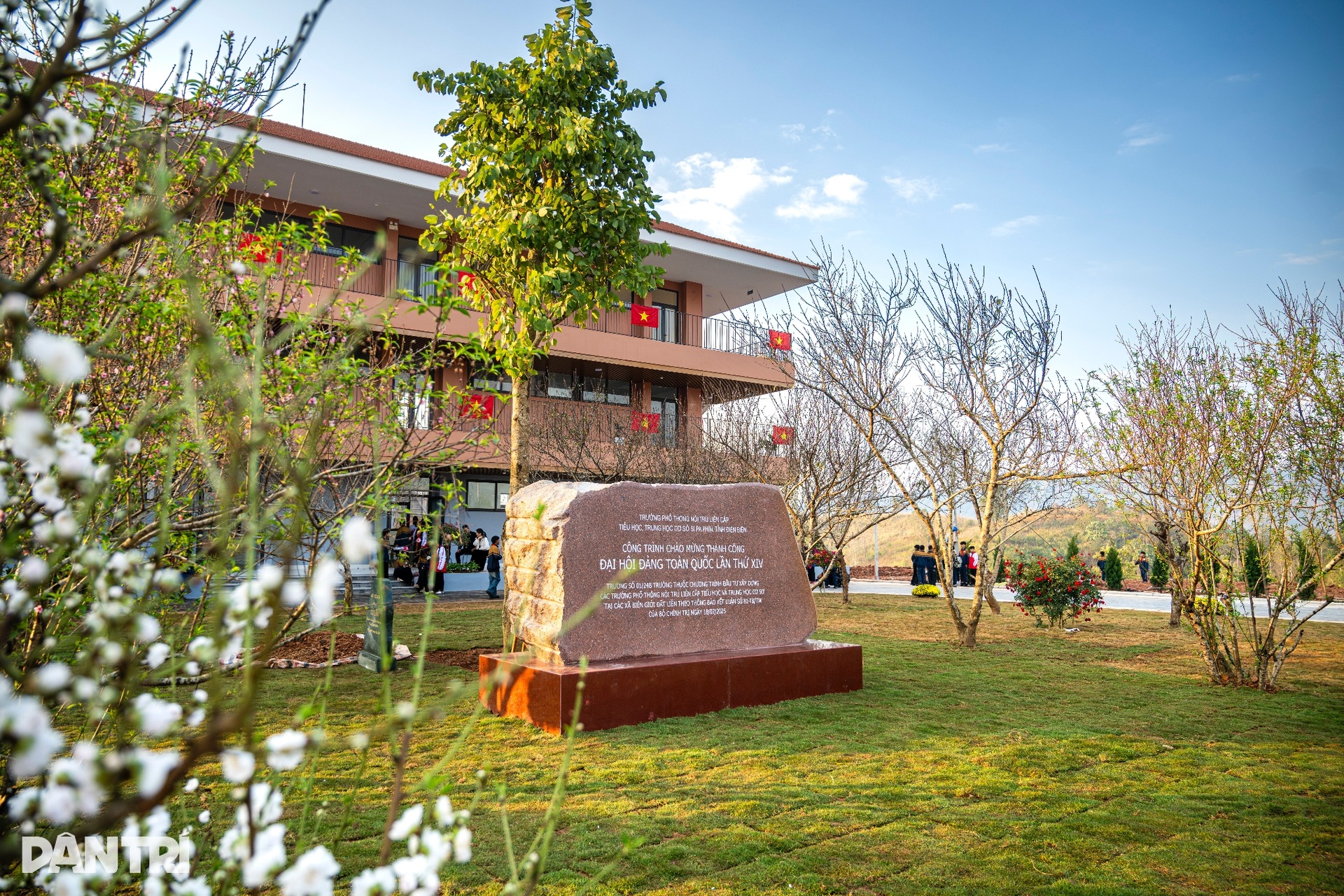 Ngắm kiến trúc ngôi trường “5 sao” hiện đại bậc nhất vùng biên ở Việt Nam - 14