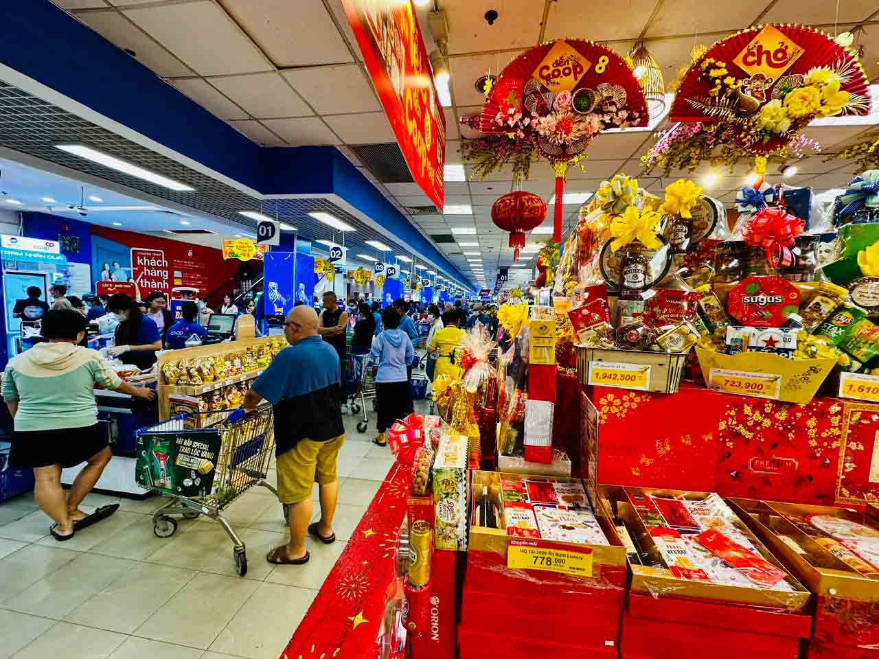 Đặc sản tết đổ bộ, sức mua tăng mạnh- Ảnh 3.