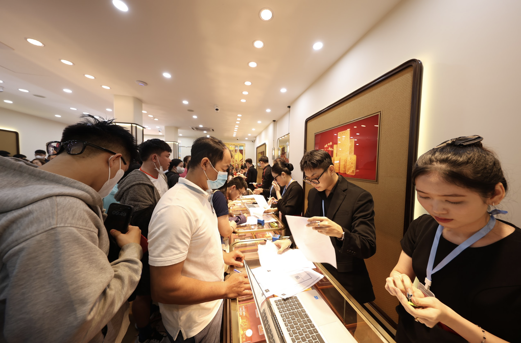 Cửa hàng vàng đầu tiên của Bảo Tín Mạnh Hải ở TPHCM - 5