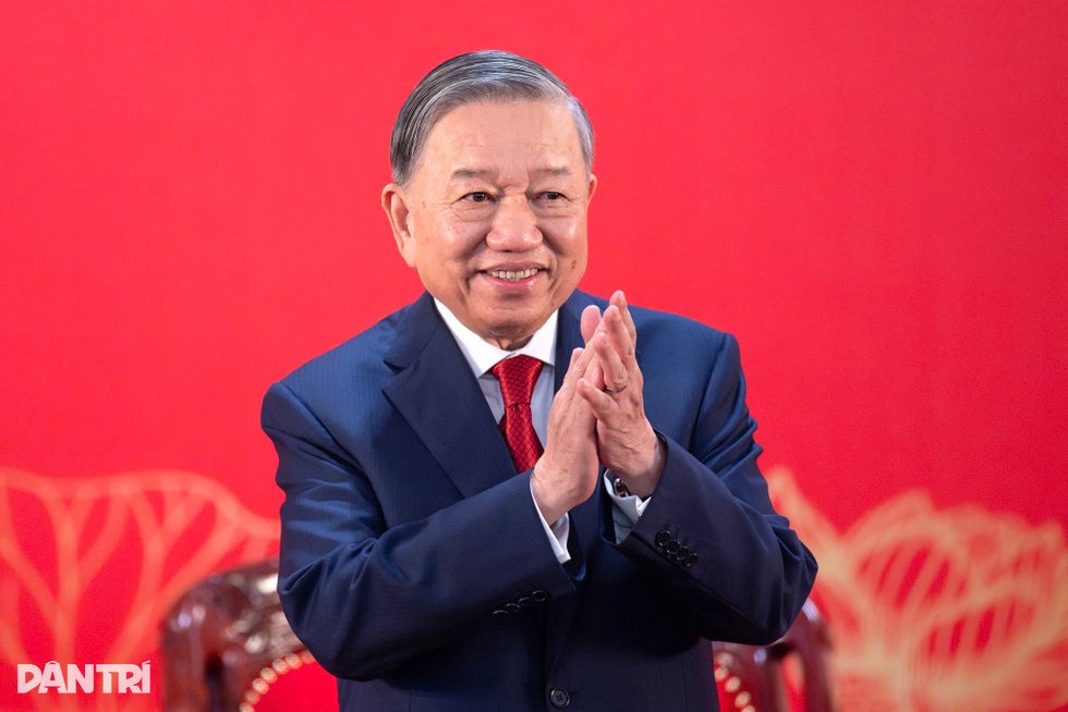 Vững bước dưới cờ Đảng - 1