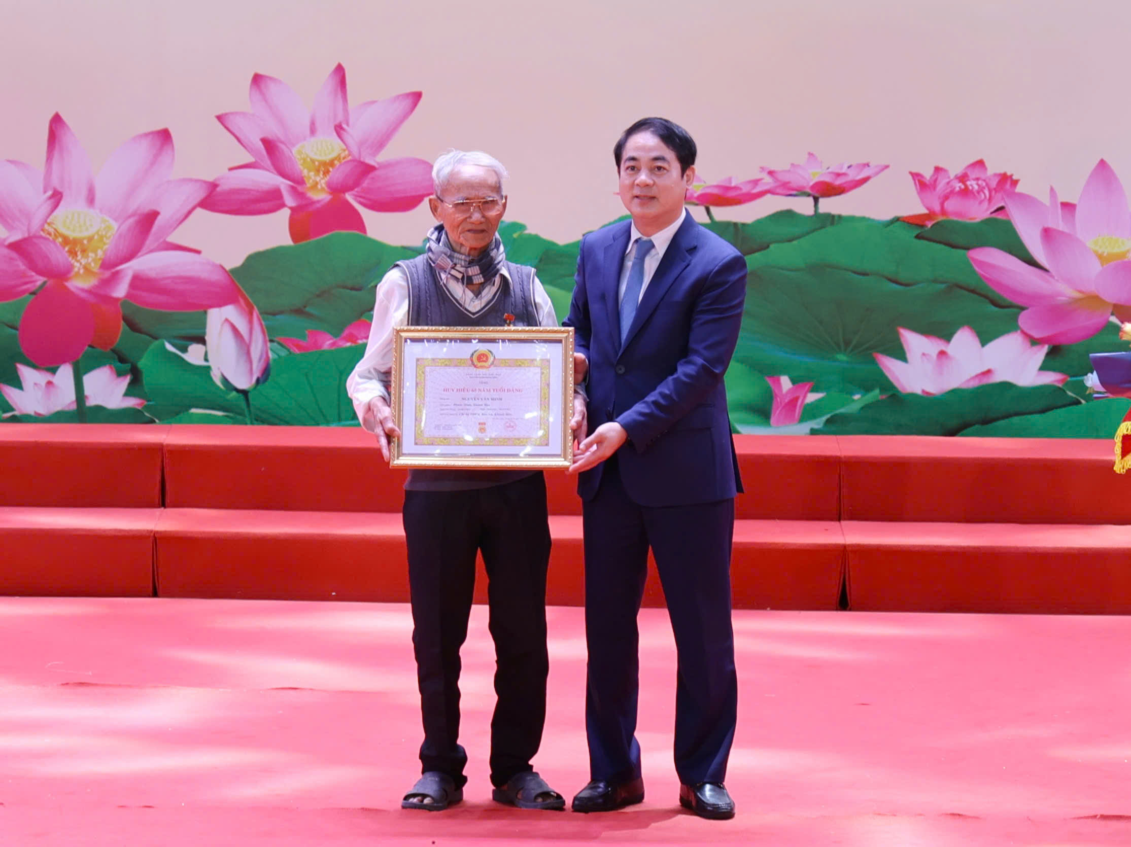 Khánh Hòa quyết tâm hiện thực hóa Nghị quyết Đại hội XIV của Đảng 2 Khánh Hòa quyết tâm hiện thực hóa nghị quyết Đại hội XIV của Đảng - Ảnh 2.