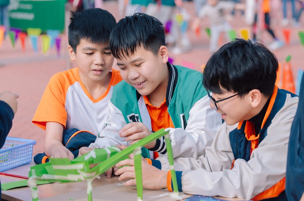 Bộ trưởng Giáo dục: Không chạy theo thành tích khi sắp xếp các trường học   - 2