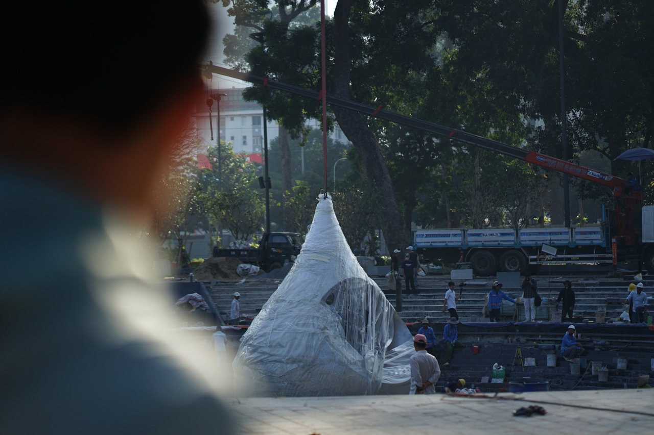 Biểu trưng “giọt nước” cao 6m tưởng niệm nạn nhân COVID-19 ở TP.HCM có gì đặc biệt?- Ảnh 3.