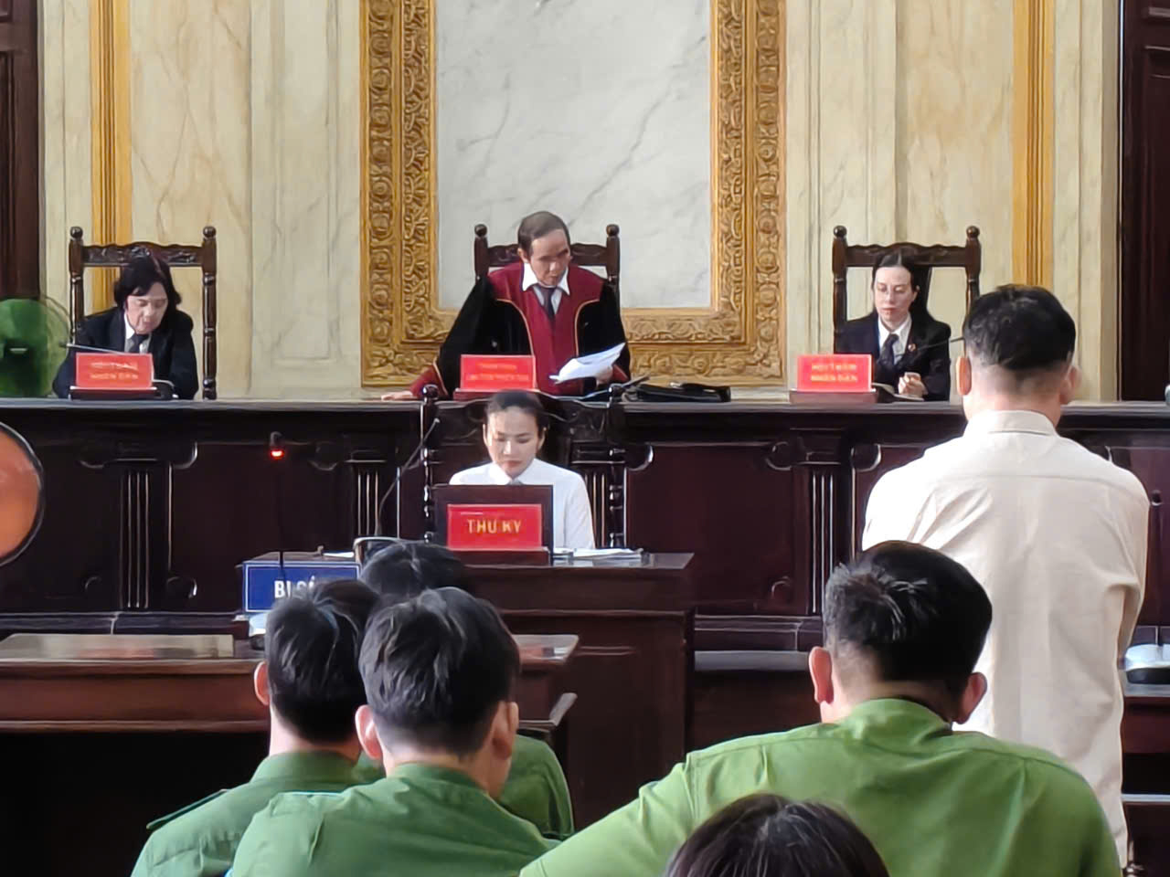 Thái Khắc Hoàng chiếm đoạt 32,58 tỉ đồng để trả nợ người thân và gửi cho con tại Mỹ- Ảnh 1.