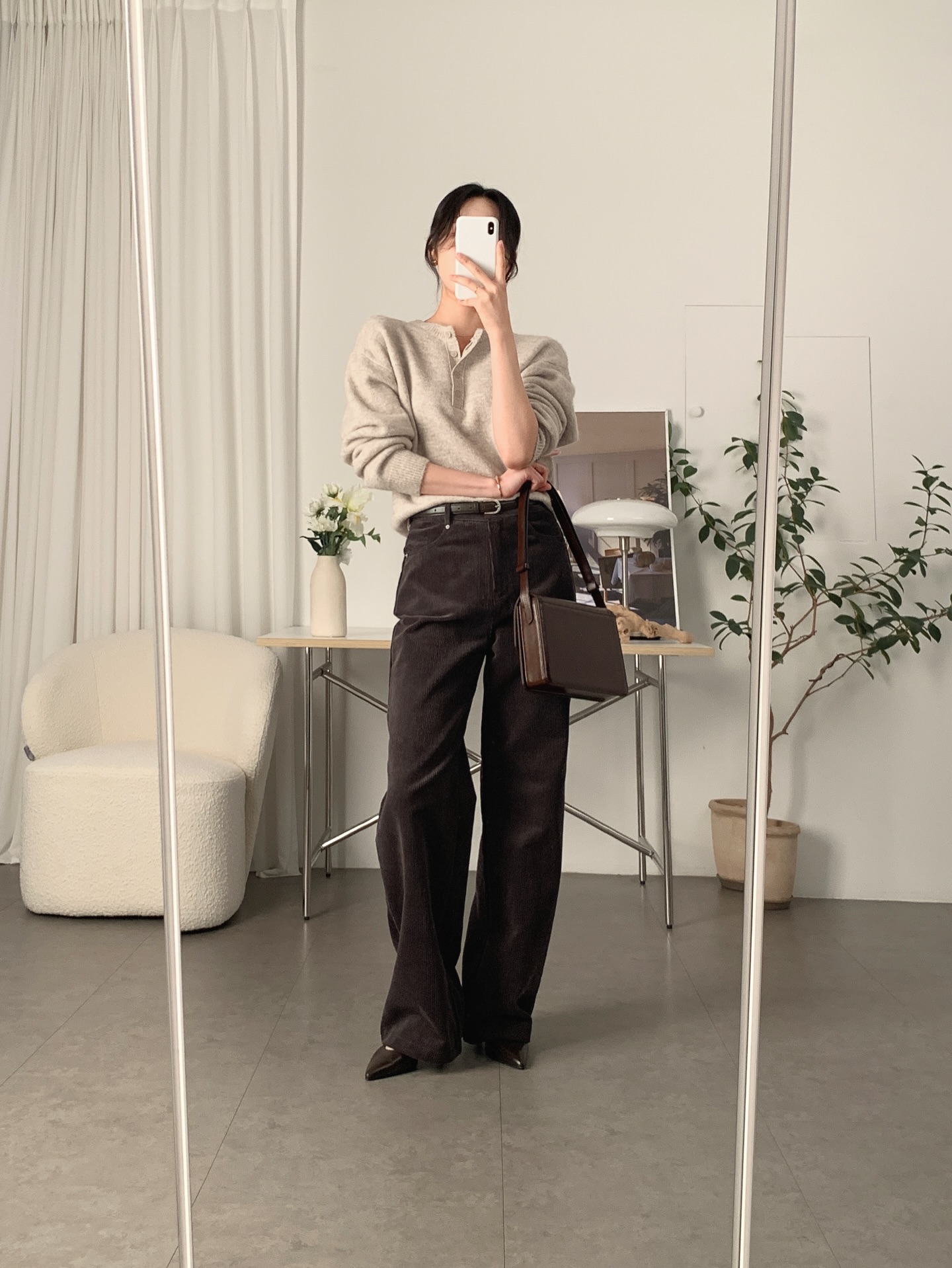 5 món thời trang công sở tôn dáng rất hiệu quả, mặc lên trông vừa cao ráo vừa thon gọn- Ảnh 3. 5 món thời trang công sở tôn dáng rất hiệu quả, mặc lên trông vừa cao ráo vừa thon gọn- Ảnh 3.