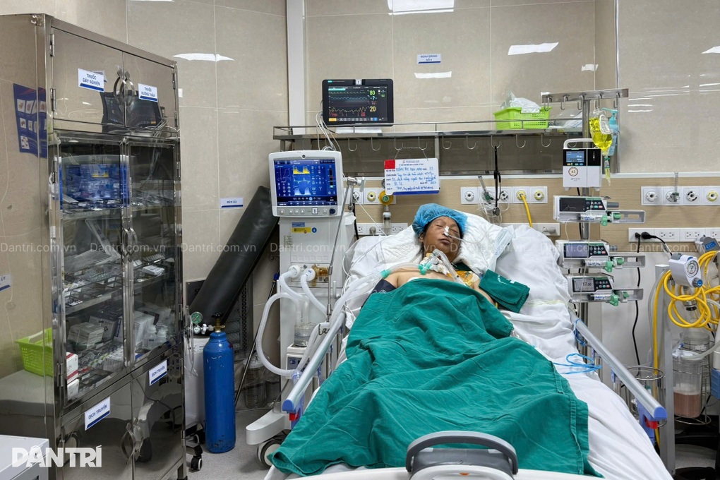 Mỗi ngày viện phí 20 triệu, con trai bất lực nhìn mẹ giành giật sự sống - 2