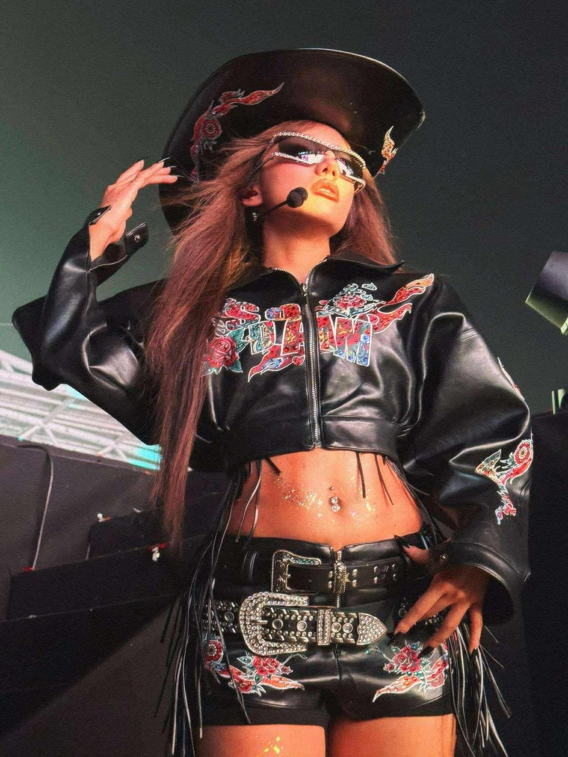 Phương Ly gợi cảm với làn da nâu, kín tiếng sau tin đồn chia tay nam rapper - 3