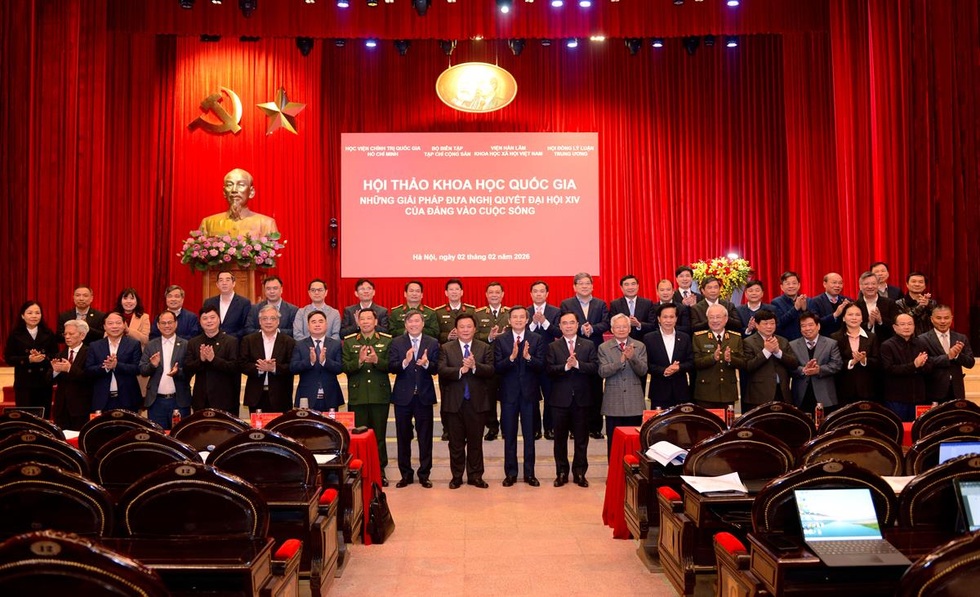 Đưa tinh thần mới của Văn kiện Đại hội XIV vào thực tiễn cuộc sống - 4