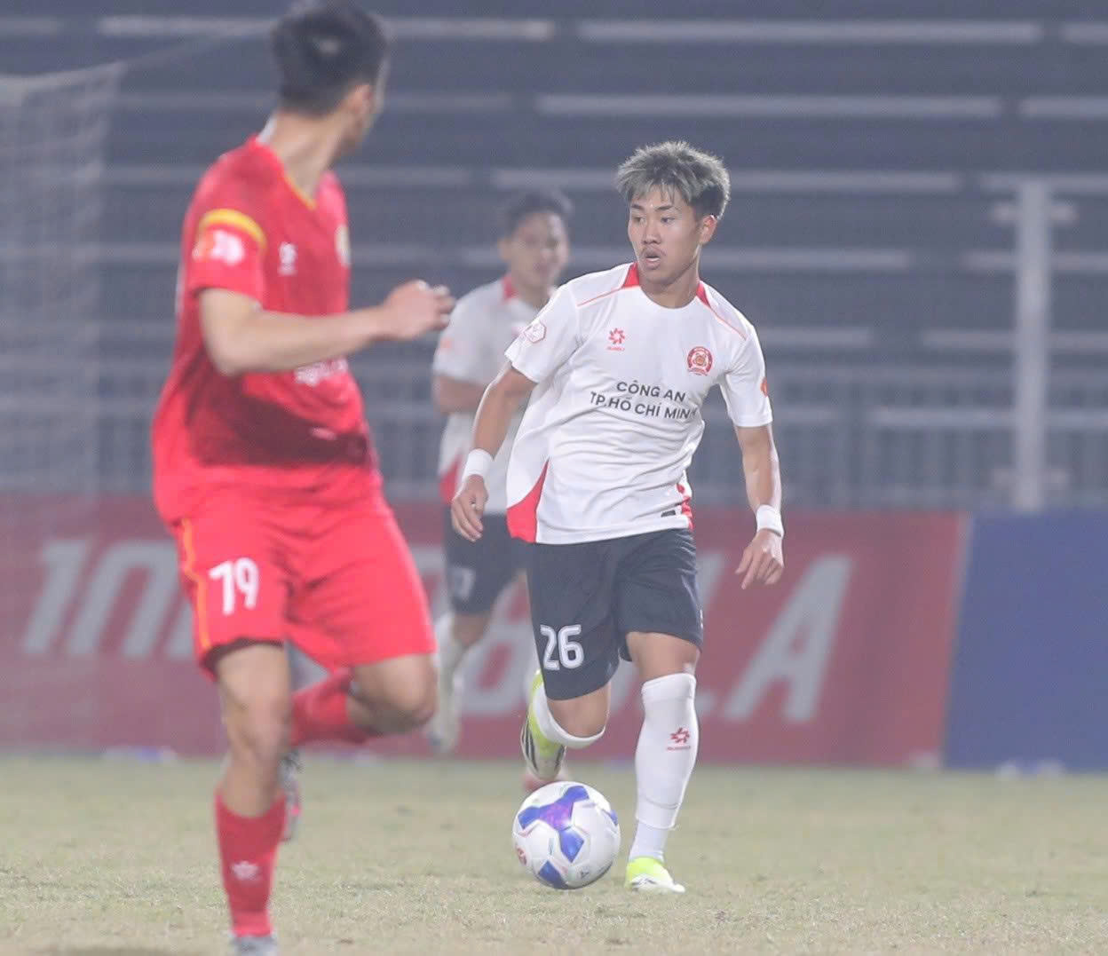 Chân sút Việt kiều ghi dấu 2 Chân sút Việt kiều ghi dấu - Ảnh 2.