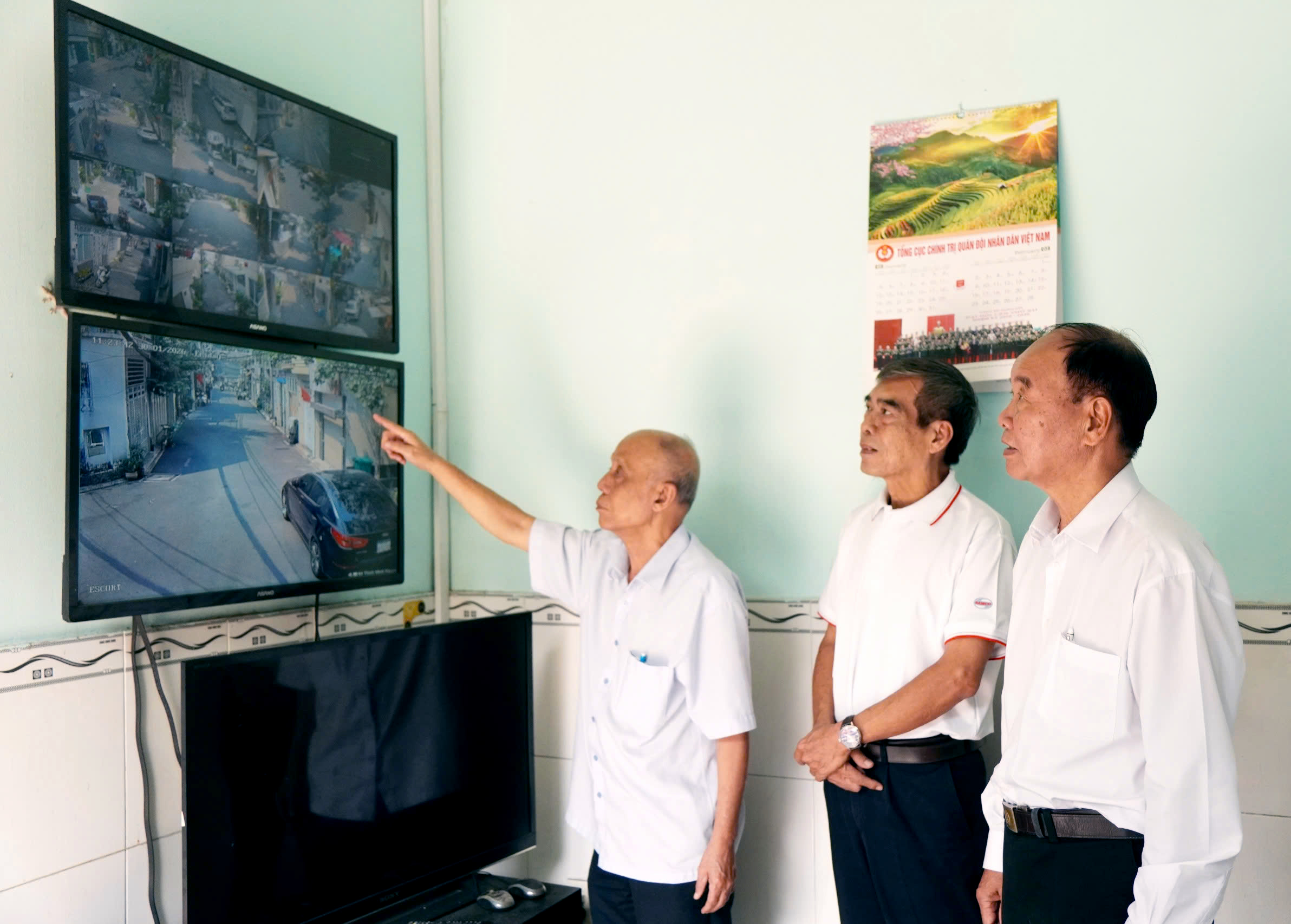 Những cánh tay nối dài xây mối quan hệ mật thiết giữa Đảng và dân - Ảnh 15.