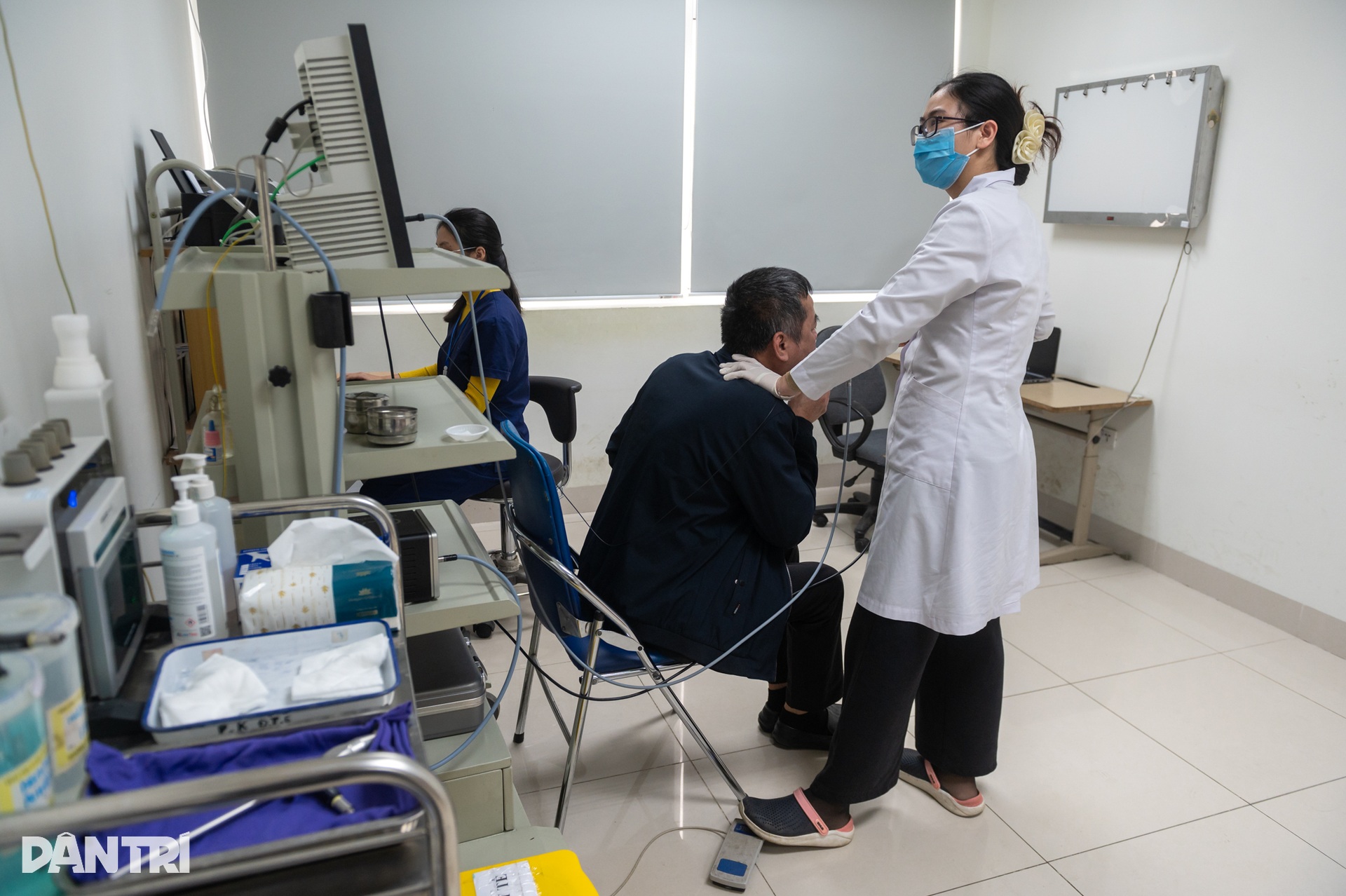 Bên trong khoang mũi sưng nề của người Hà Nội giữa cao điểm ô nhiễm - 2