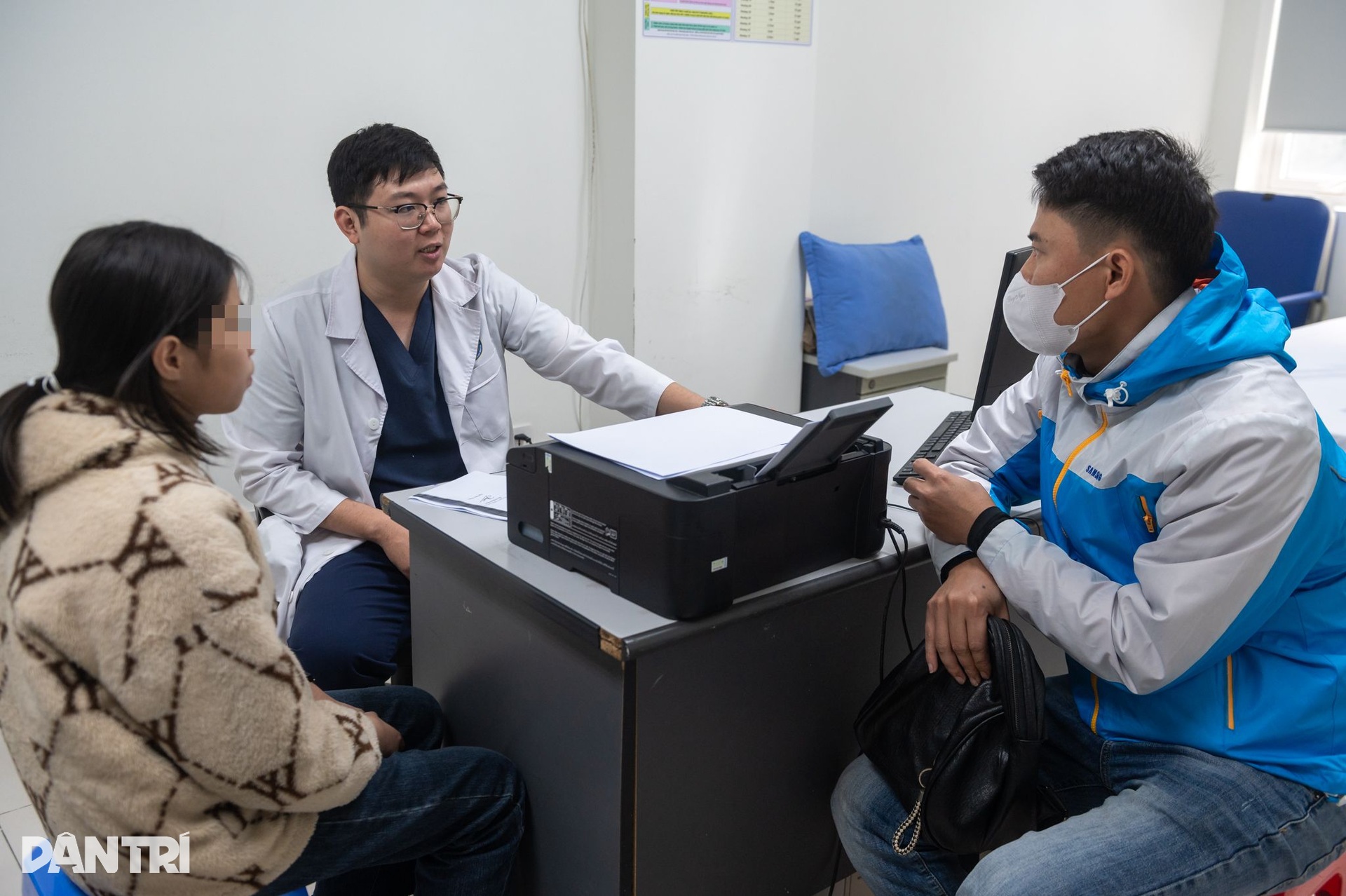 Bên trong khoang mũi sưng nề của người Hà Nội giữa cao điểm ô nhiễm - 8