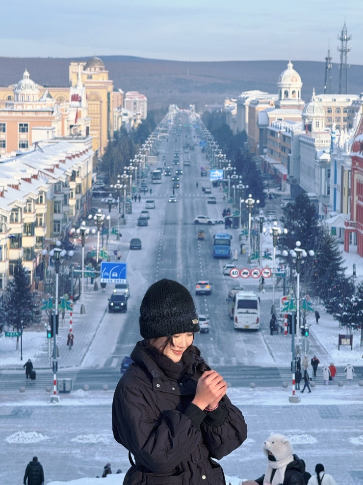 Khách Việt trải nghiệm cuộc sống ở nơi nước 100 độ chưa rơi xuống đã đóng băng - 2