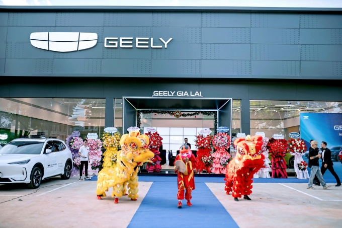 Showroom ôtô Geely Gia Lai khai trương tháng 1/2026, một hãng xe thuộc quyền phân phối của Tasco Auto. Ảnh: Tasco