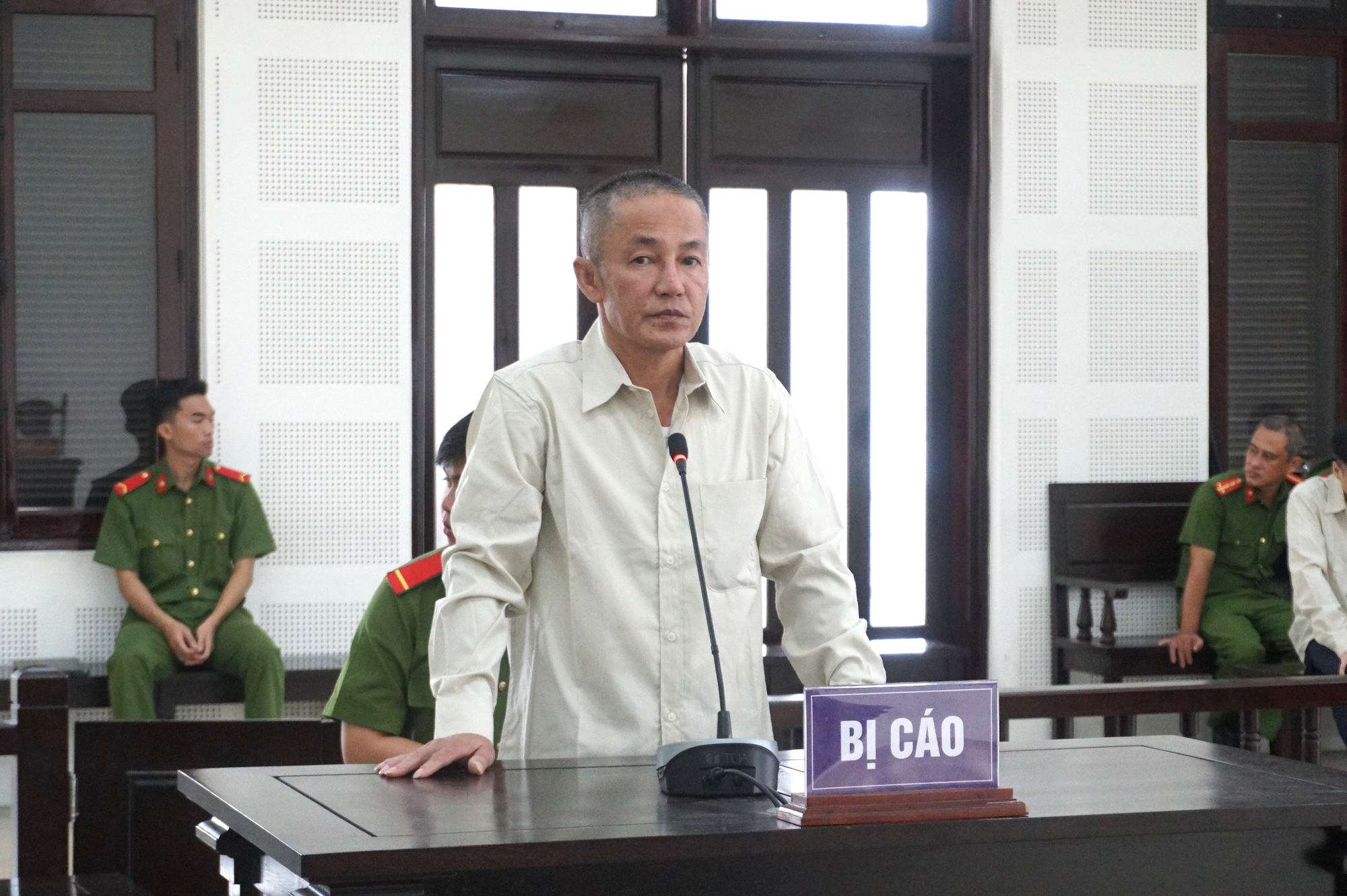 ‘Giải mã’ vụ chủ tịch công ty thuê giang hồ chém cổ đông, thâu tóm mỏ cát Pha Lê 2 mỏ cát - Ảnh 2.