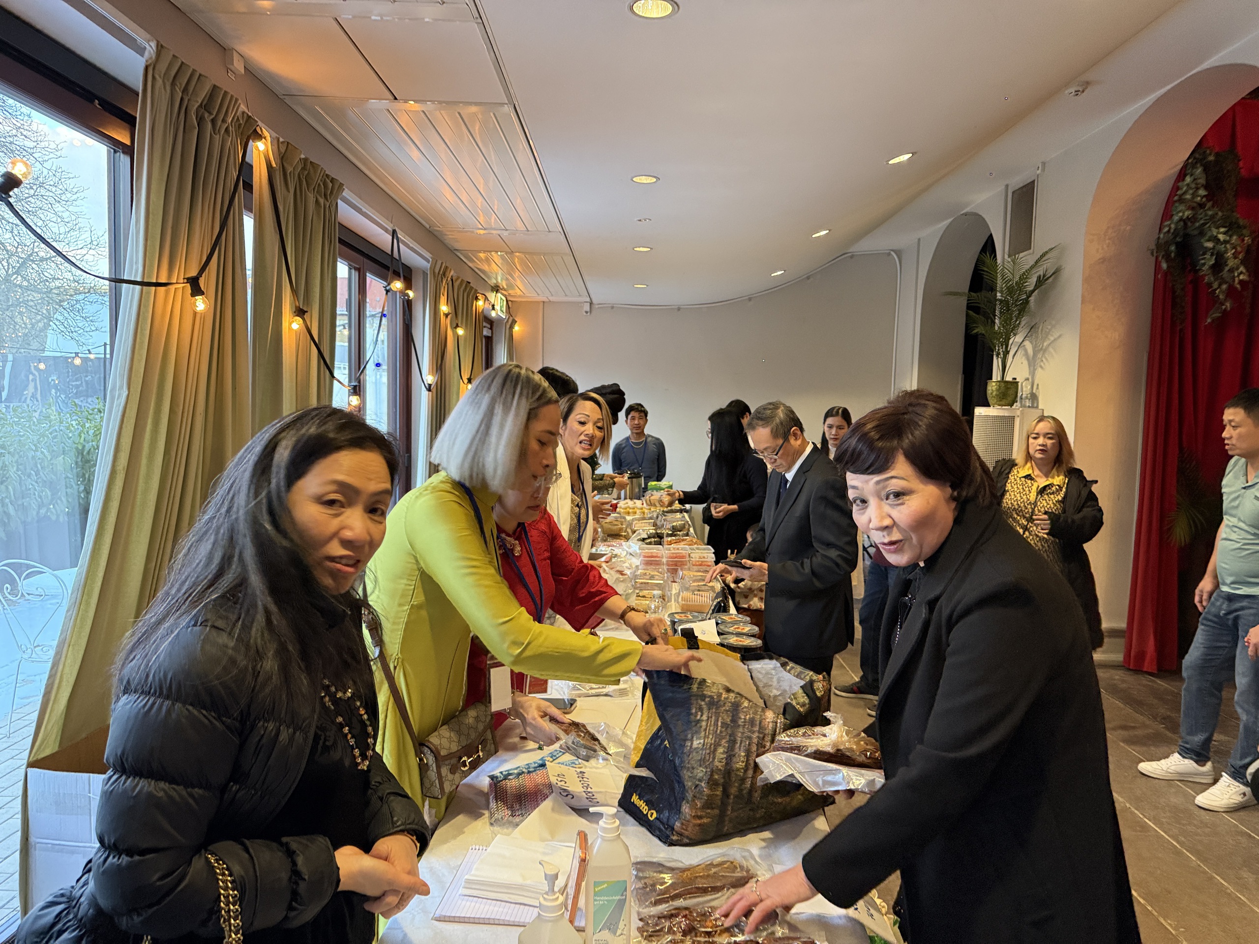 Lần đầu tiên tổ chức Xuân Quê Hương tại Malmö, Thụy Điển - Ảnh 10.