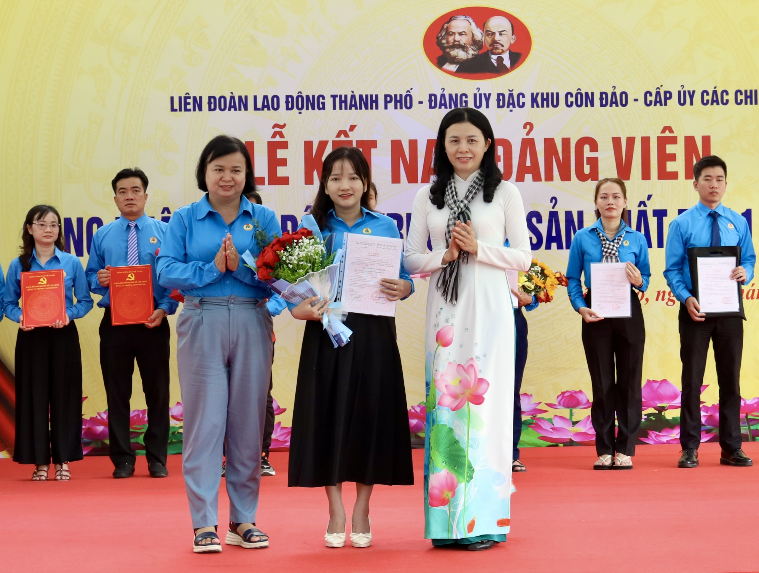 Kết nạp 32 công nhân 2 LĐLĐ TPHCM kết nạp 32 công nhân, lao động ưu tú vào Đảng tại Đặc khu Côn Đảo - Ảnh 2.