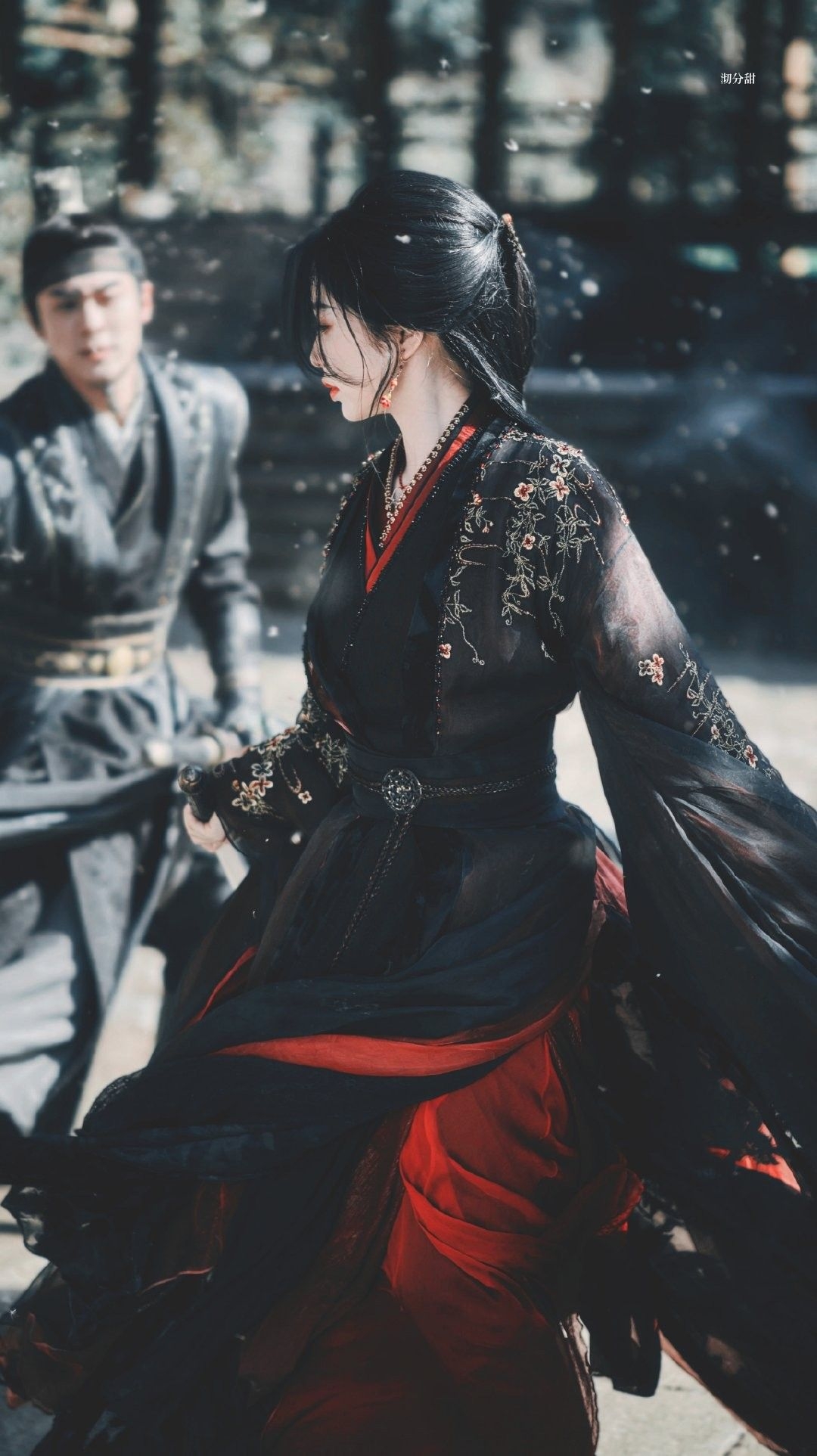 Gọi mỹ nhân này là 