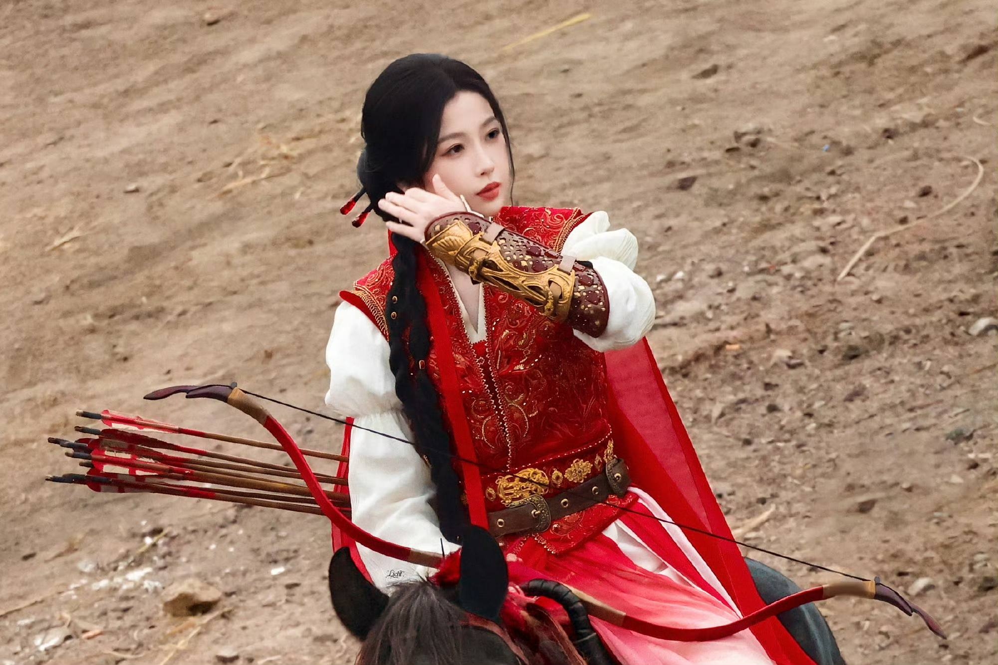 Gọi mỹ nhân này là 