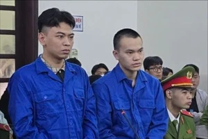 'Tổng tài' bị phạt 2 năm tù vụ giơ tay chỉ đạo đánh chủ quán cà phê 