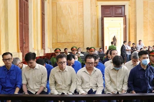 Đang xét xử các cựu lãnh đạo Chi cục Thú y Vùng VI vụ tiếp tay buôn lậu 