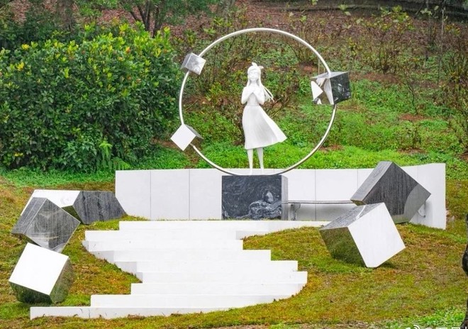 Điều kỳ lạ về bức tượng Từ Hy Viên- Ảnh 3.