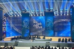 Nhạc sĩ Trần Tiến khóc vì show bị hủy, đơn vị sản xuất "Về đây bốn cánh chim trời" lên tiếng