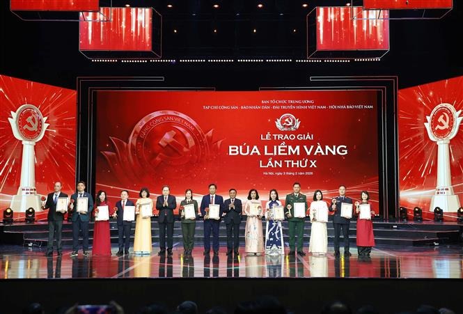 Tổng Bí thư Tô Lâm dự Lễ tuyên dương Bí thư chi bộ xuất sắc và trao giải Búa liềm vàng - Ảnh 3.