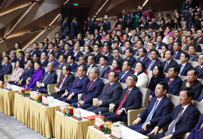 Lãnh đạo Đảng, Nhà nước dự lễ tuyên dương bí thư chi bộ xuất sắc và trao giải Búa liềm vàng năm 2026, tối 3/2. Ảnh: TTXVN