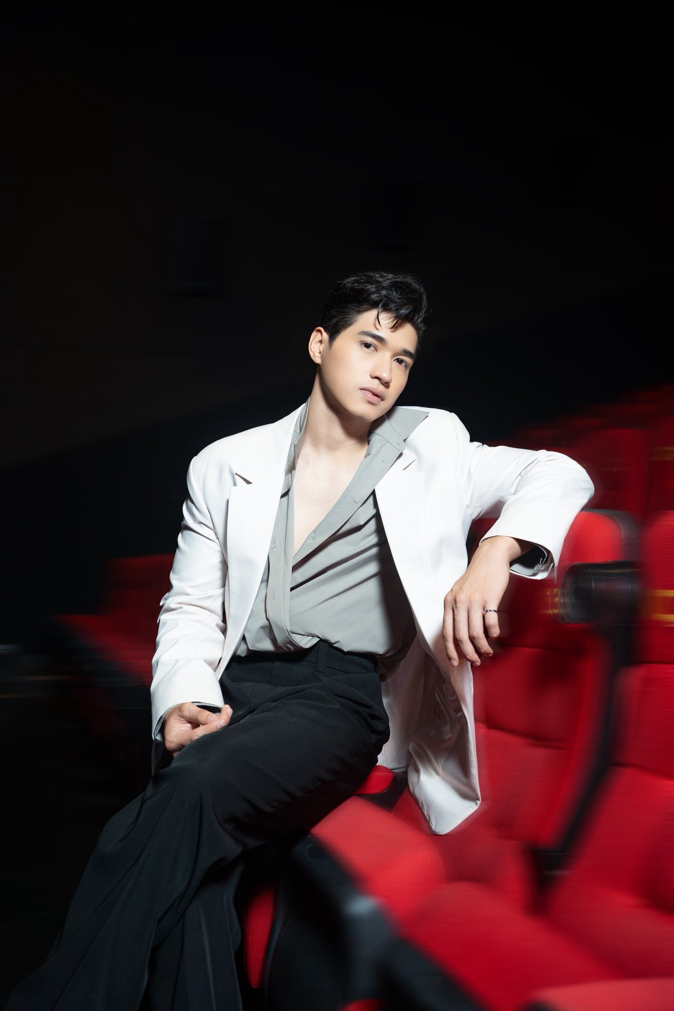 Tóm dính cặp sao Vbiz cùng về sau sự kiện: Nhan sắc vàng ròng cả đôi, ngắm quên sầu là có thật- Ảnh 8.