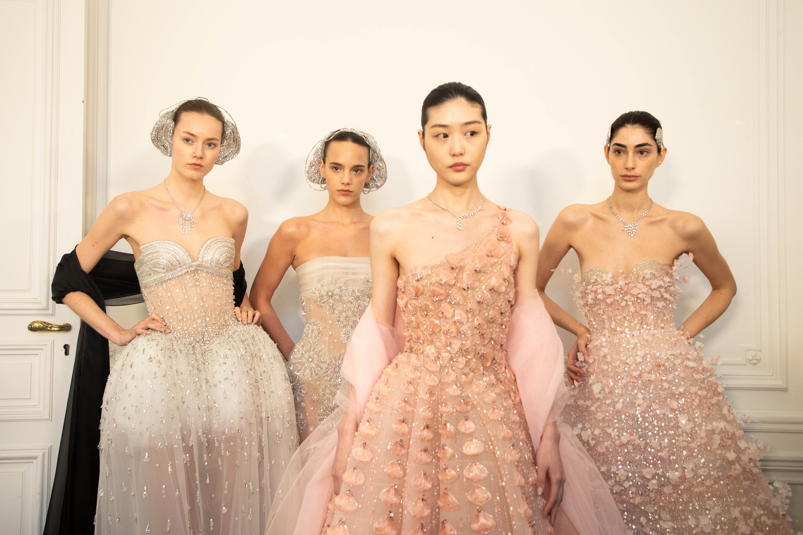 Nhà thiết kế Việt tỏa sáng tại Tuần lễ thời trang cao cấp Paris - Ảnh 5.