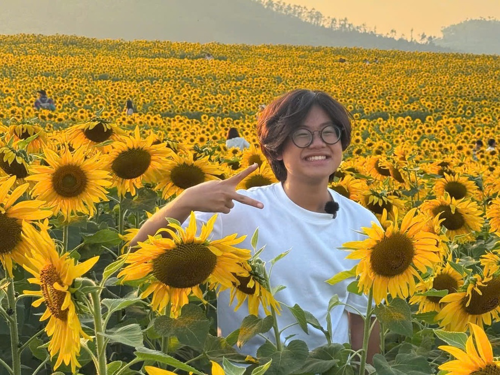 Thiếu niên 15 tuổi bỏ học, ở Singapore một mình làm nhiệm vụ bố giao - 4