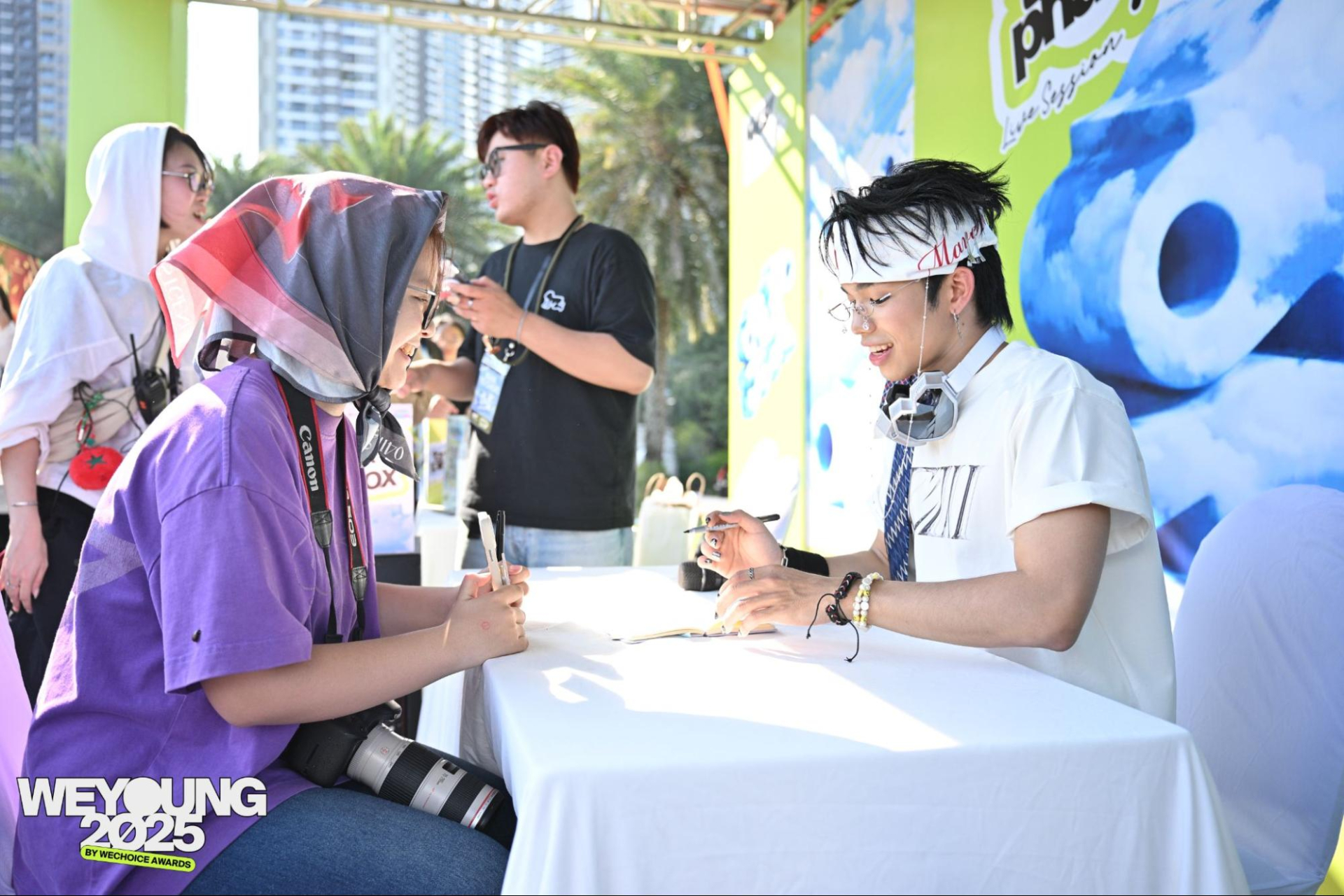 Trăm Phần Trăm Trẻ Live Session: Bữa tiệc âm nhạc khiến Gen Z đứng ngồi không yên, càng nghe càng “dính”- Ảnh 2.