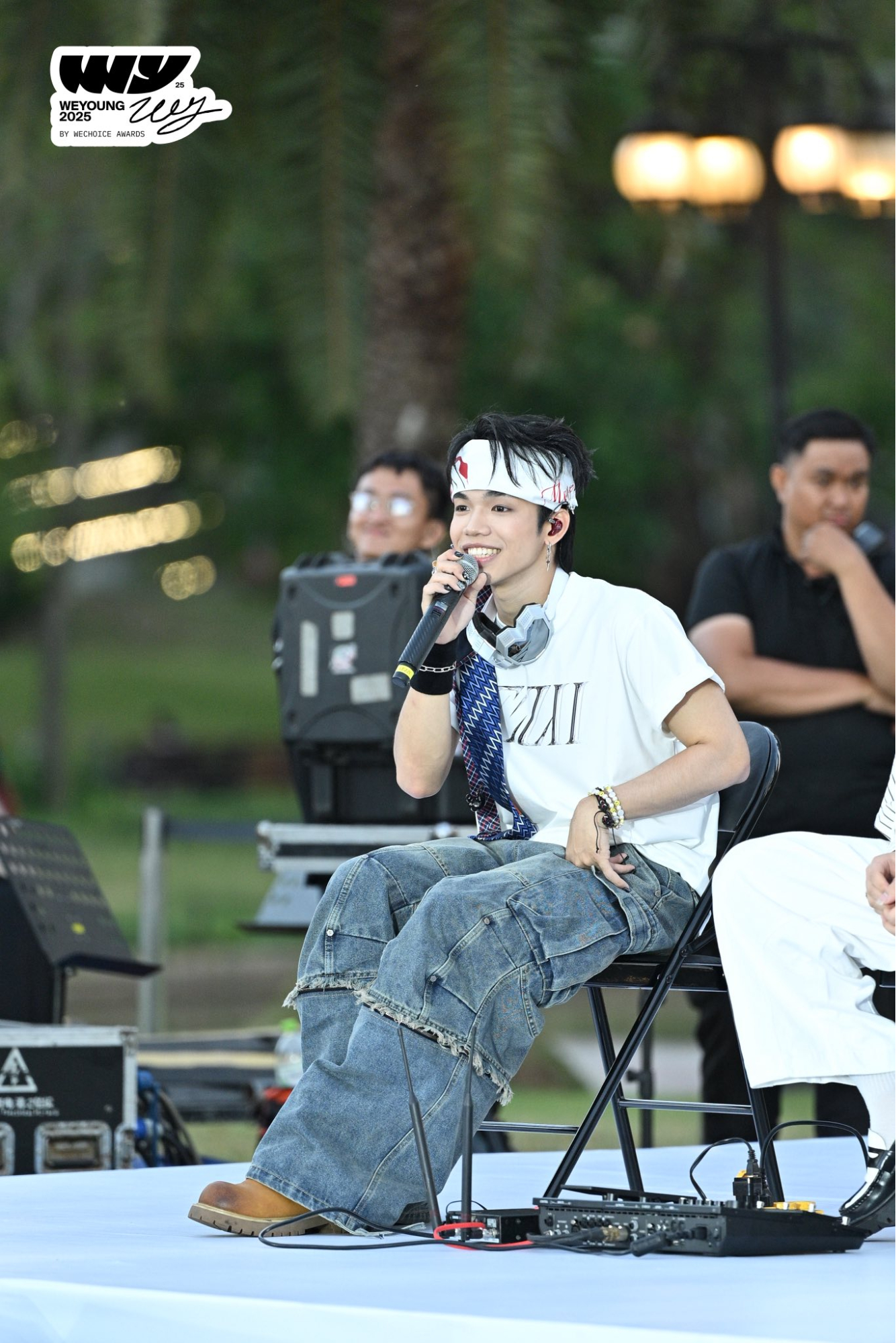 Trăm Phần Trăm Trẻ Live Session: Bữa tiệc âm nhạc khiến Gen Z đứng ngồi không yên, càng nghe càng “dính”- Ảnh 4.