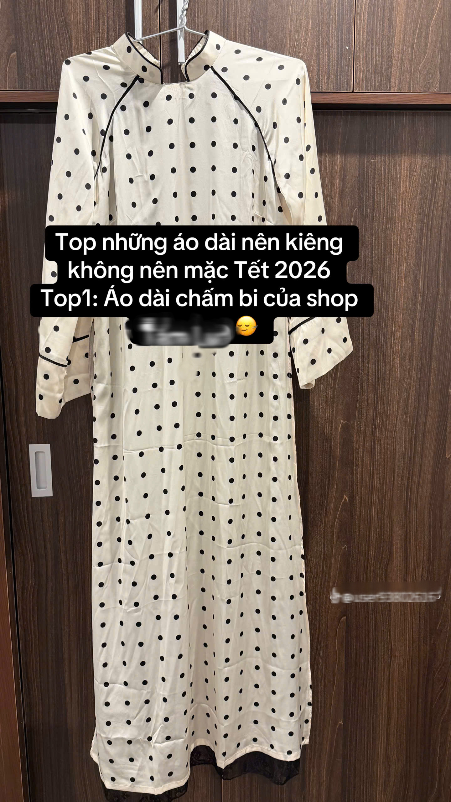 Cô gái khóc thét vì mua áo dài 1,2 triệu khác xa ảnh mẫu, tức nhất là thái độ 