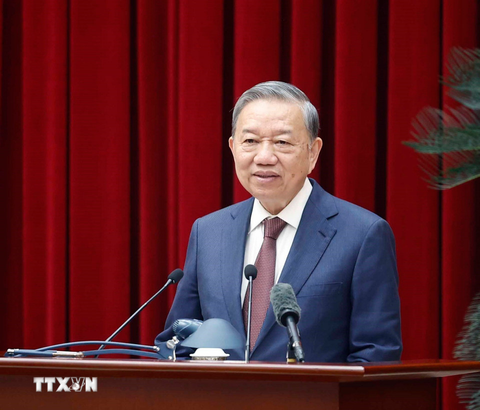 Bộ Chính trị, Ban Bí thư gặp mặt nguyên Ủy viên Ban Chấp hành Trung ương Đảng các khóa - Ảnh 1.