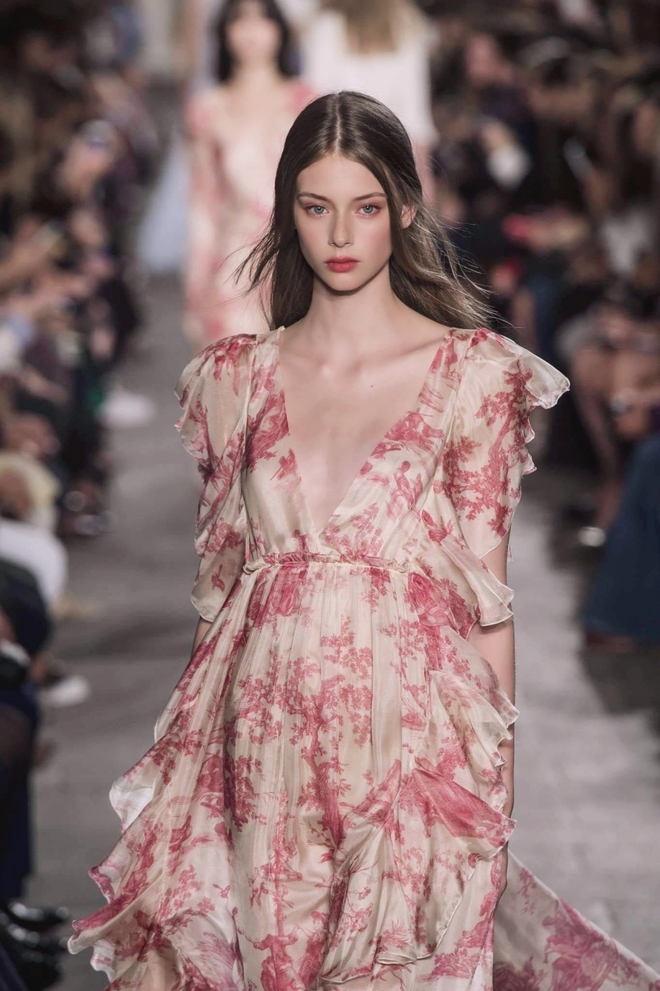 1770200539 903 Cuc vang cua Chanel la nu than phuong Bac co