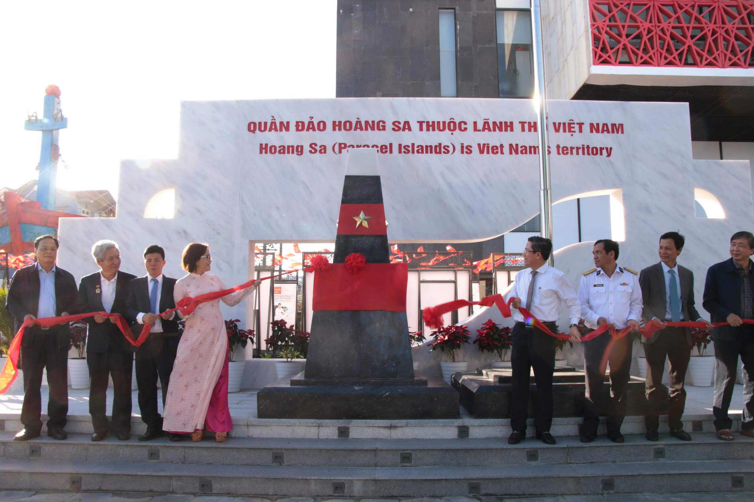 UBND đặc khu Hoàng Sa khánh thành công trình biển tên gắn với bia chủ quyền- Ảnh 2.